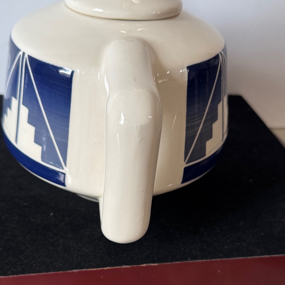Vintage Native American Indian Tribal Lakota Sioux Pottery Teapot -Signed - Picture 6 of 14